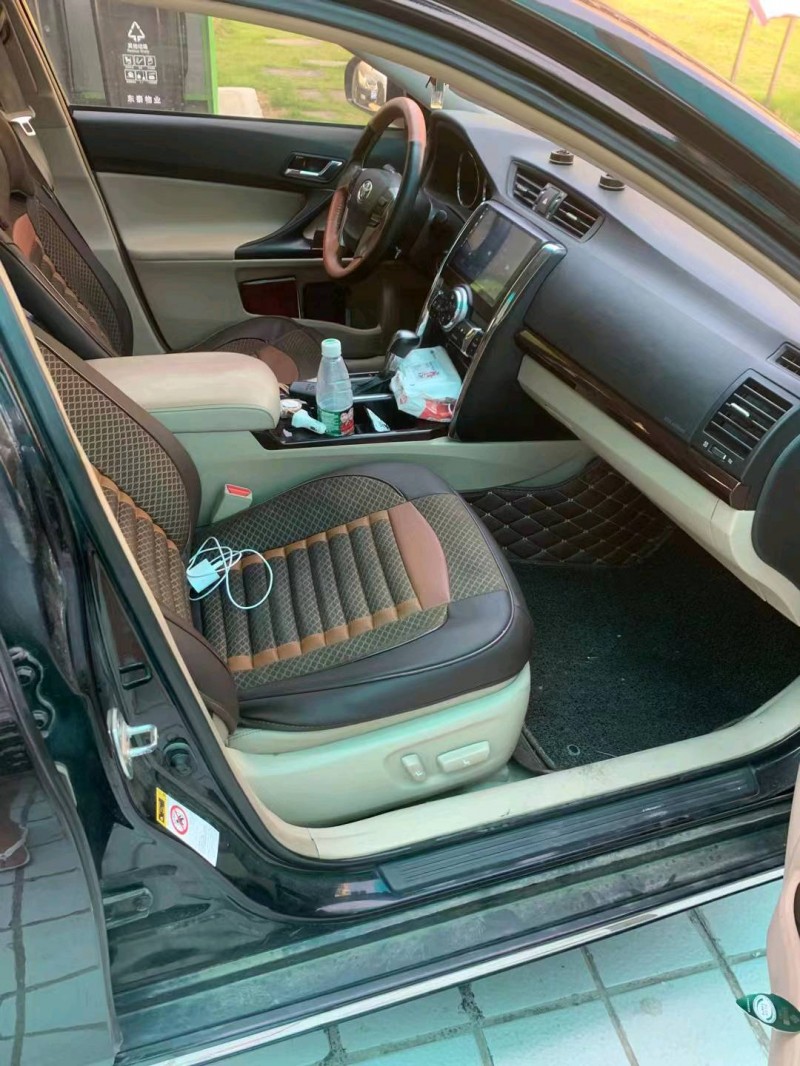 北京13年丰田锐志6