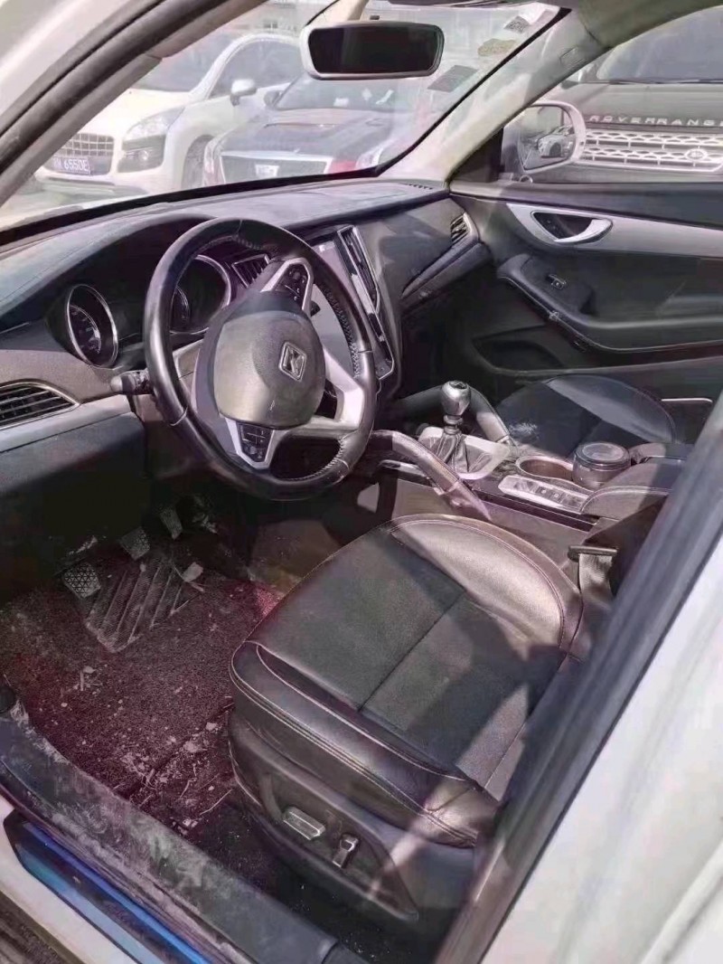 北京16年众泰SR73