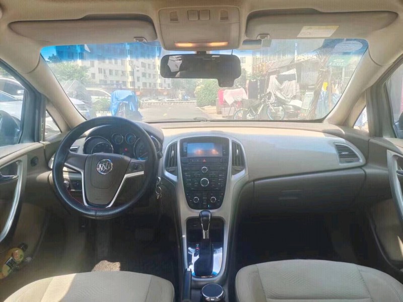 青岛15年别克英朗GT6