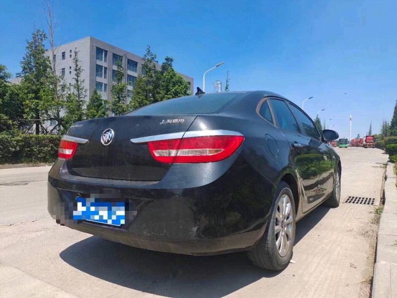 青岛15年别克英朗GT8