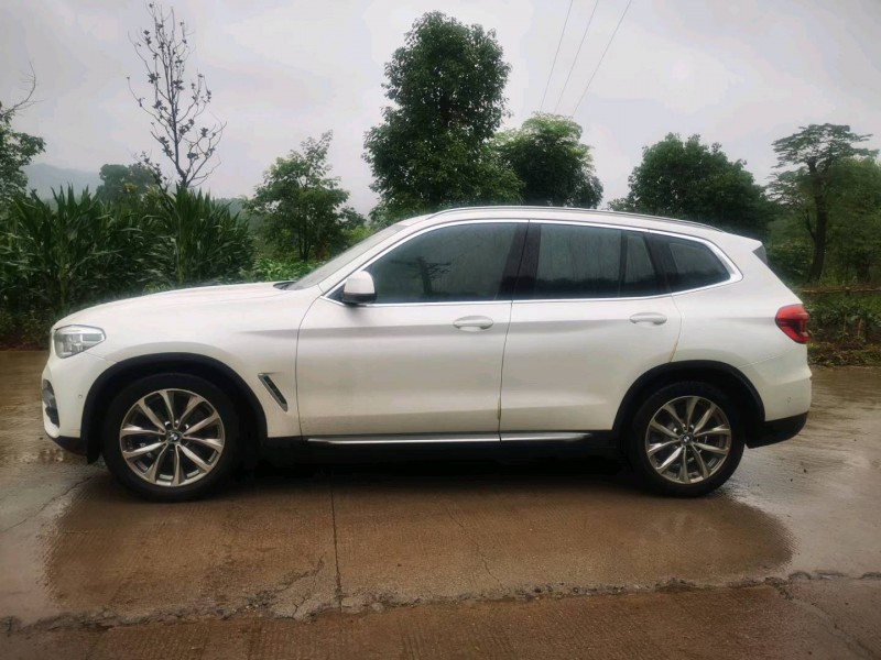 成都19年宝马X34