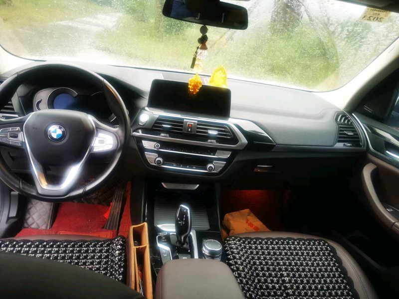 成都19年宝马X36