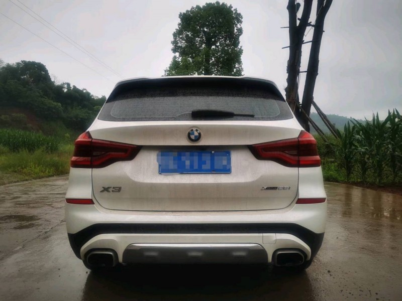 成都19年宝马X39