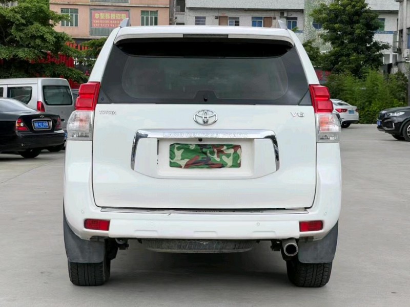 东莞13年丰田普拉多9