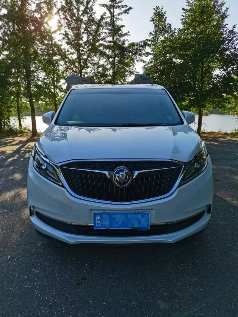 东营19年别克GL81