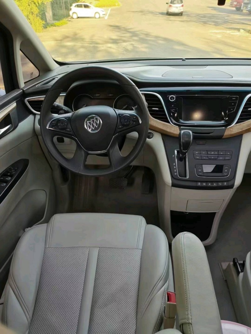 东营19年别克GL85