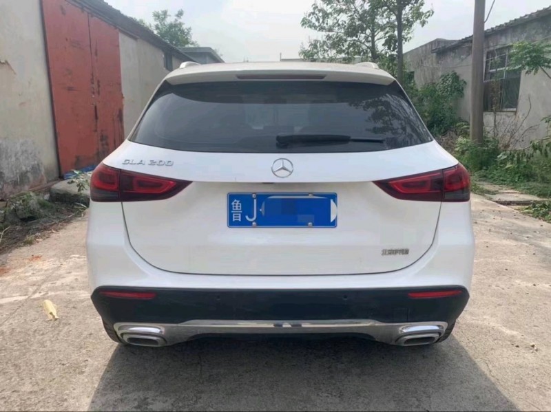 枣庄21年奔驰GLA8