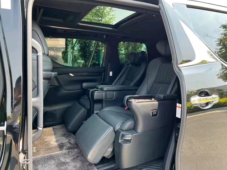 盐城21年雷克萨斯LM300H9