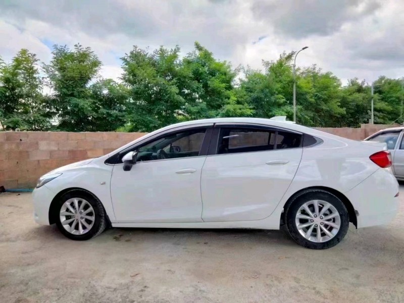 黔西南17年雪佛兰科鲁兹6