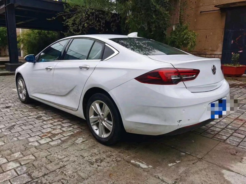 东营19年别克君威3