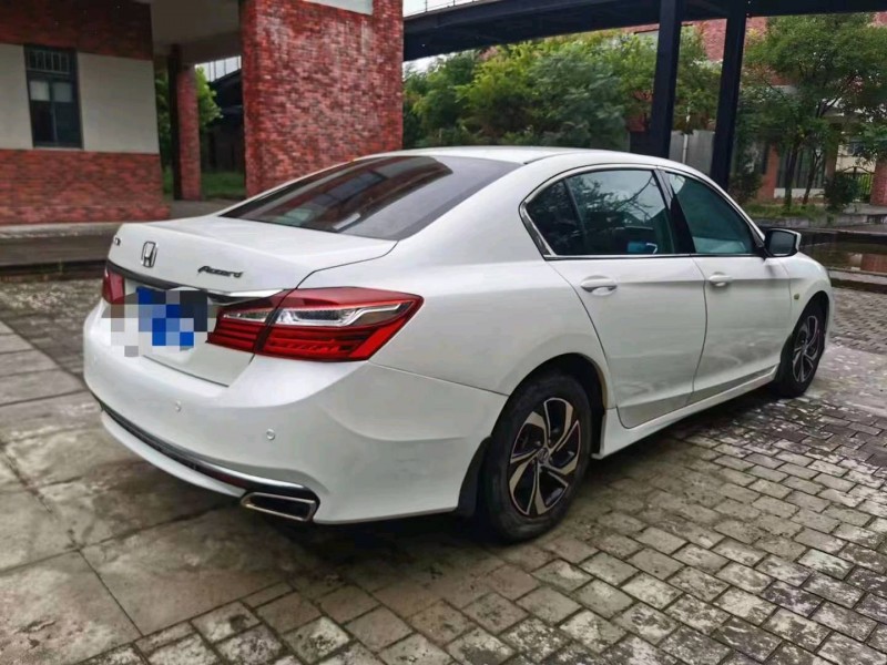 东营16年本田雅阁4