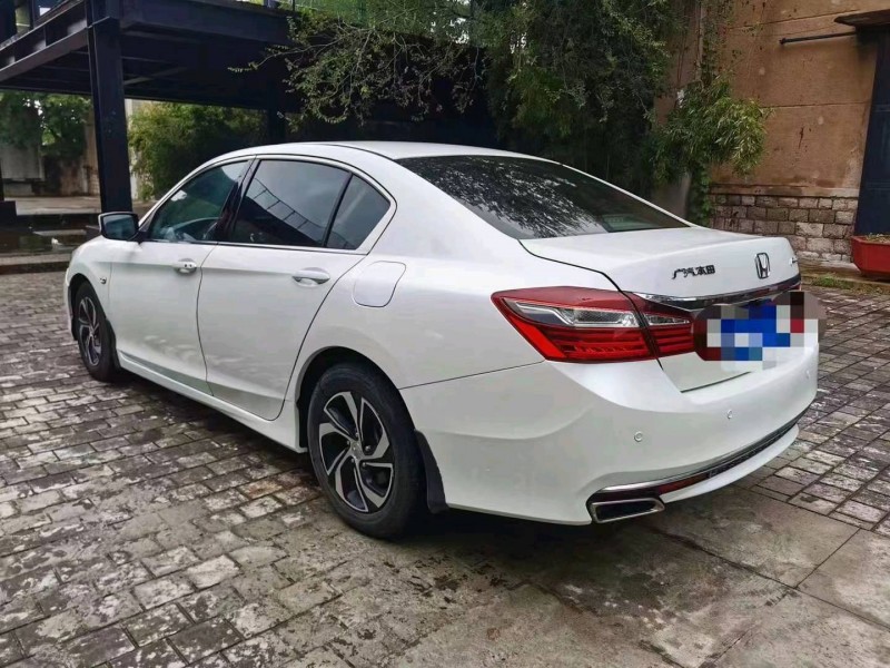 东营16年本田雅阁7