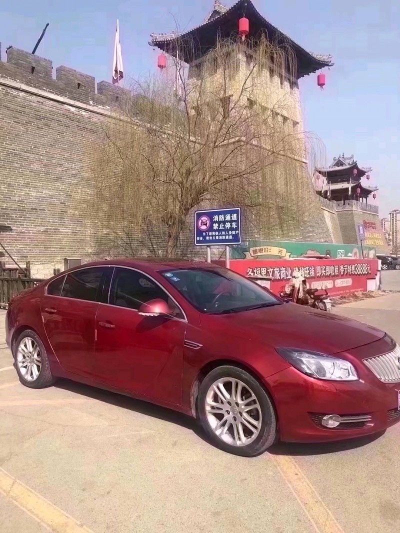 东营10年别克君威8