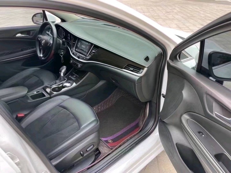 北京18年别克威朗4