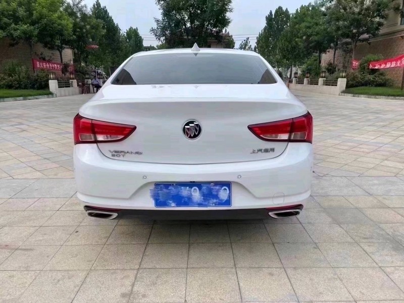 北京18年别克威朗5