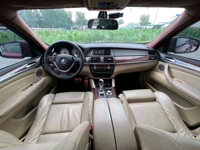 北京09年宝马X68