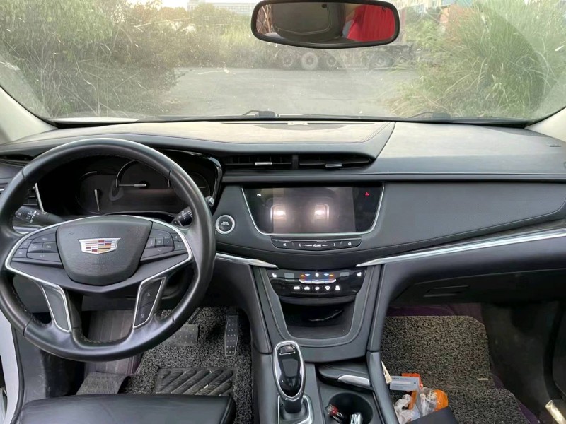 北京17年凯迪拉克XT57