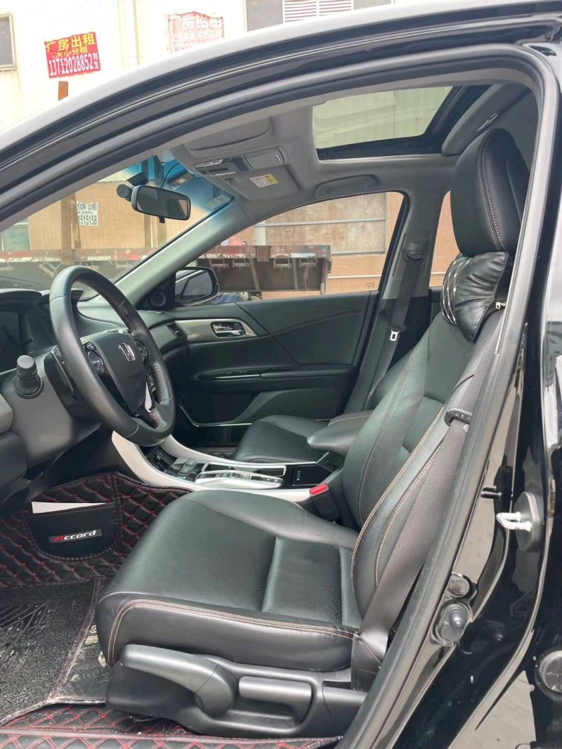 东莞18年本田雅阁4