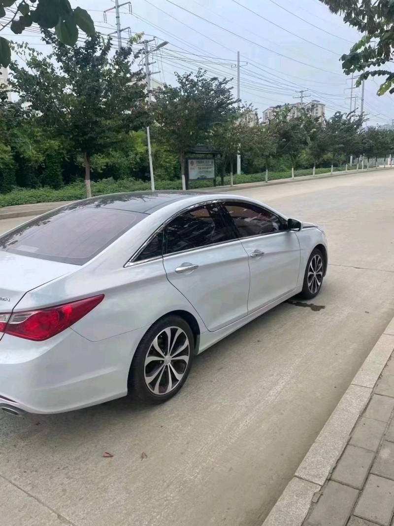 北京14年现代索纳塔八3