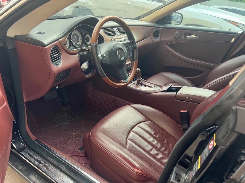 广州11年奔驰CLS5