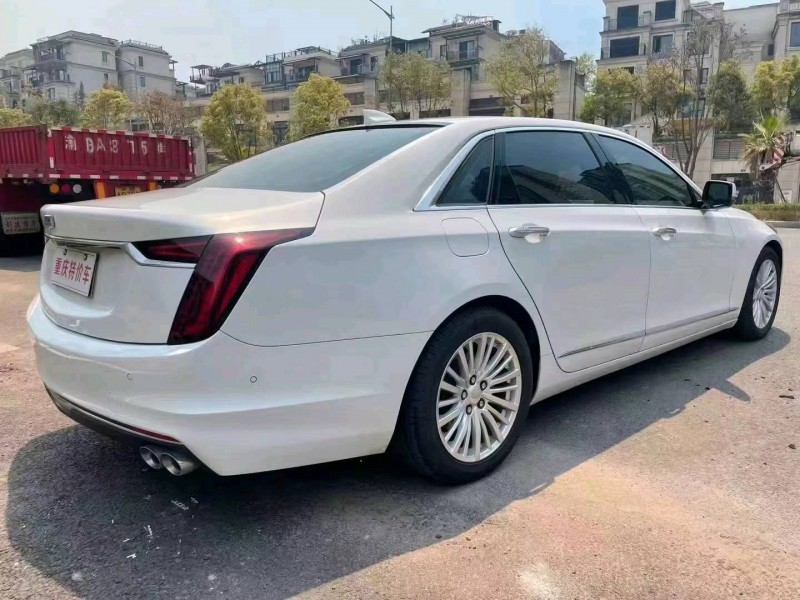重慶21年凱迪拉克CT68