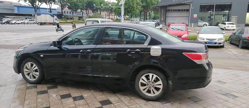 东莞11年本田雅阁7