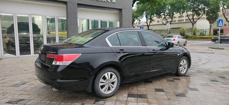 东莞11年本田雅阁8