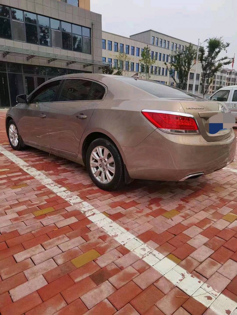 烟台13年别克君越5