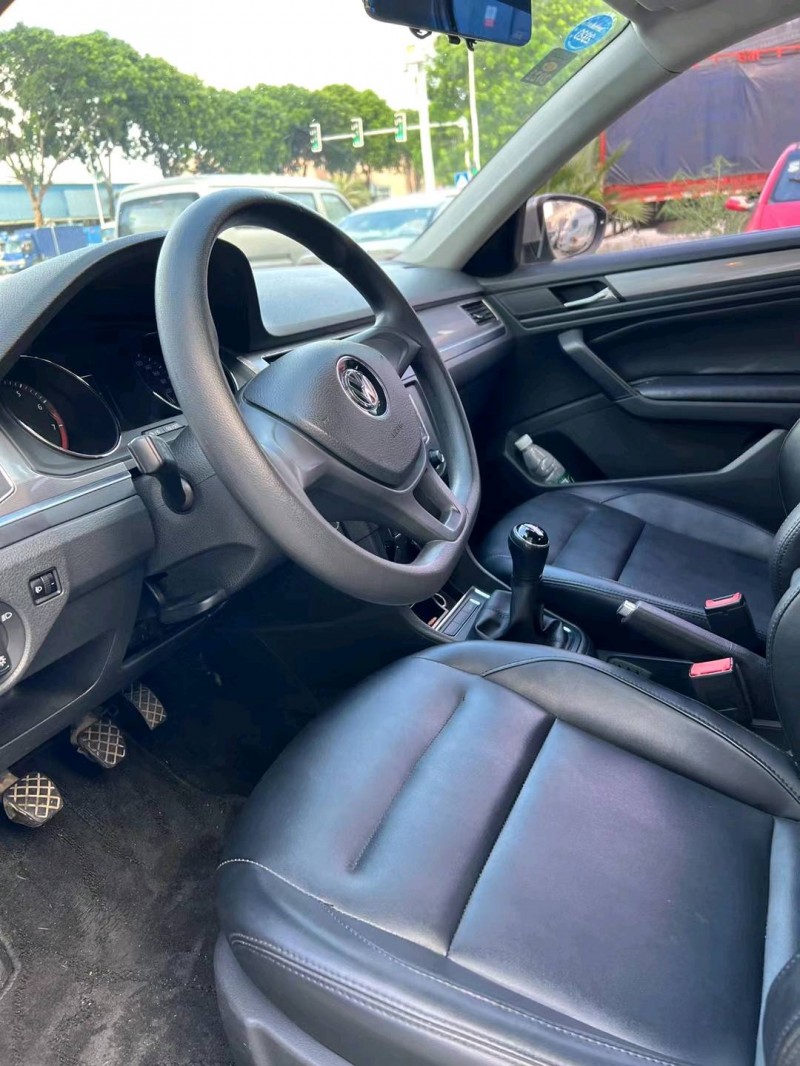 东莞18年大众宝来5