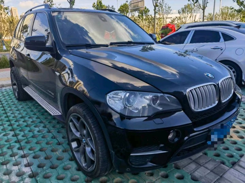 北京12年宝马X57