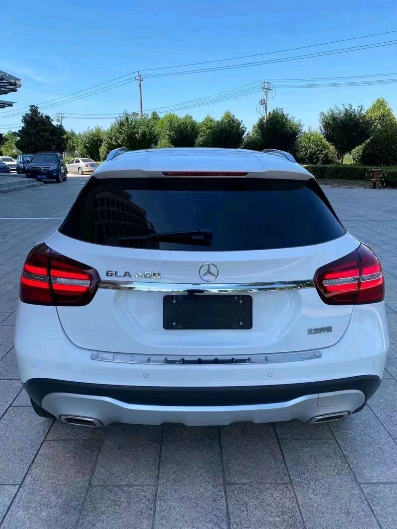 北京17年奔驰GLA2