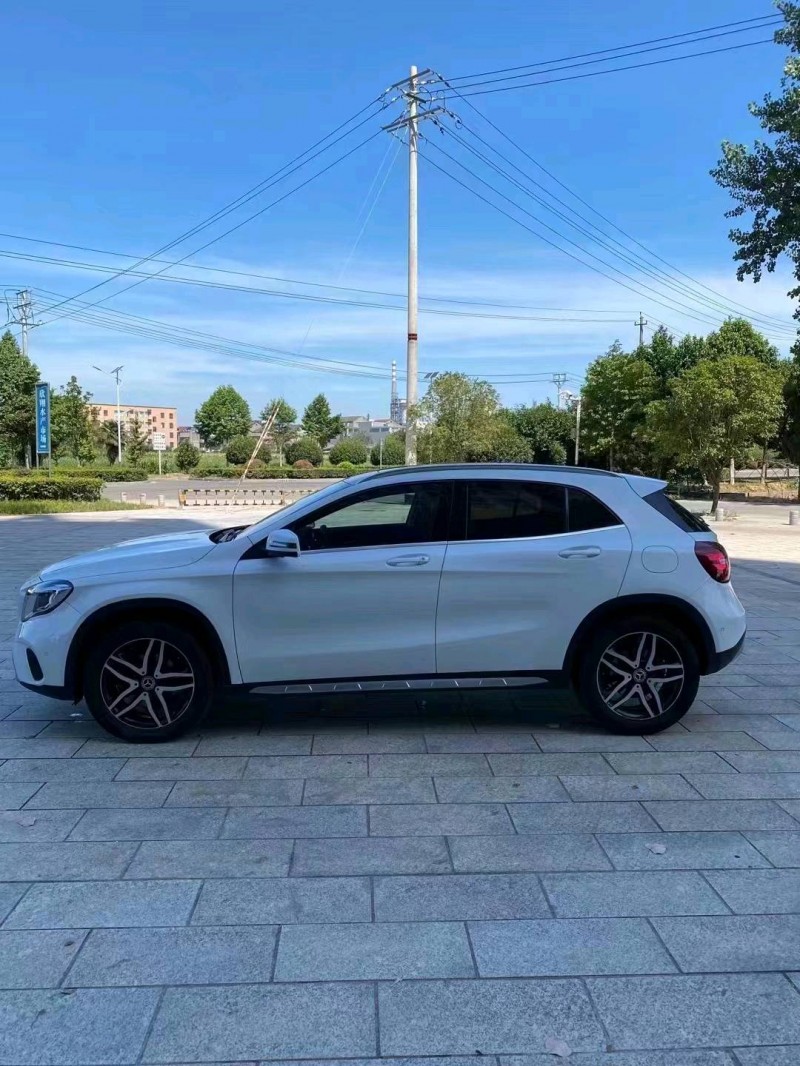 北京17年奔驰GLA9