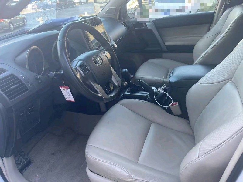 东莞11年丰田普拉多5