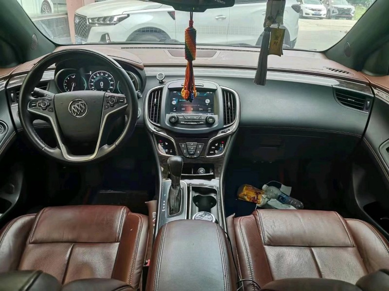 石家庄15年别克君越4