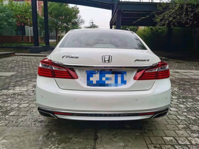 东营16年本田雅阁9