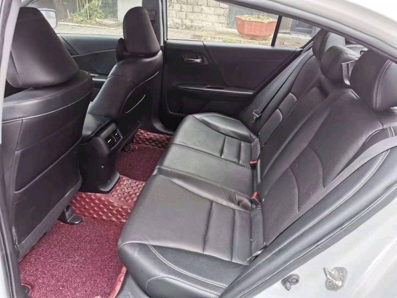 东营16年本田雅阁8