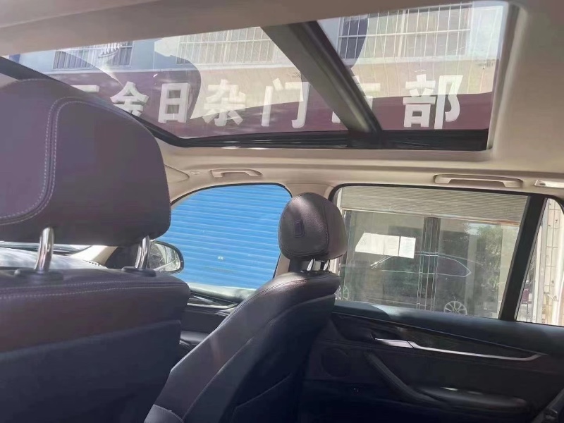 銅川18年寶馬X56