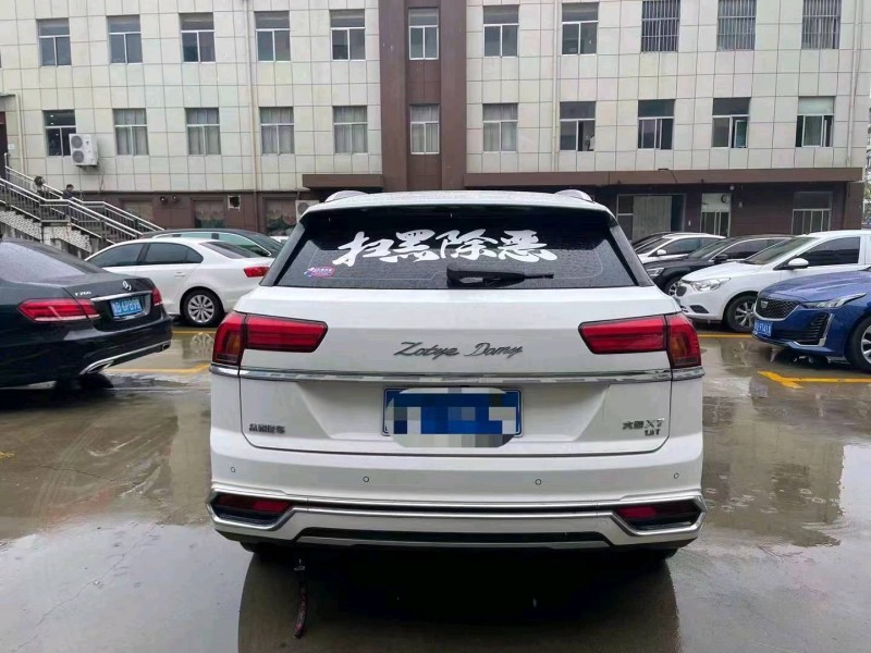 东营17年众泰大迈X74