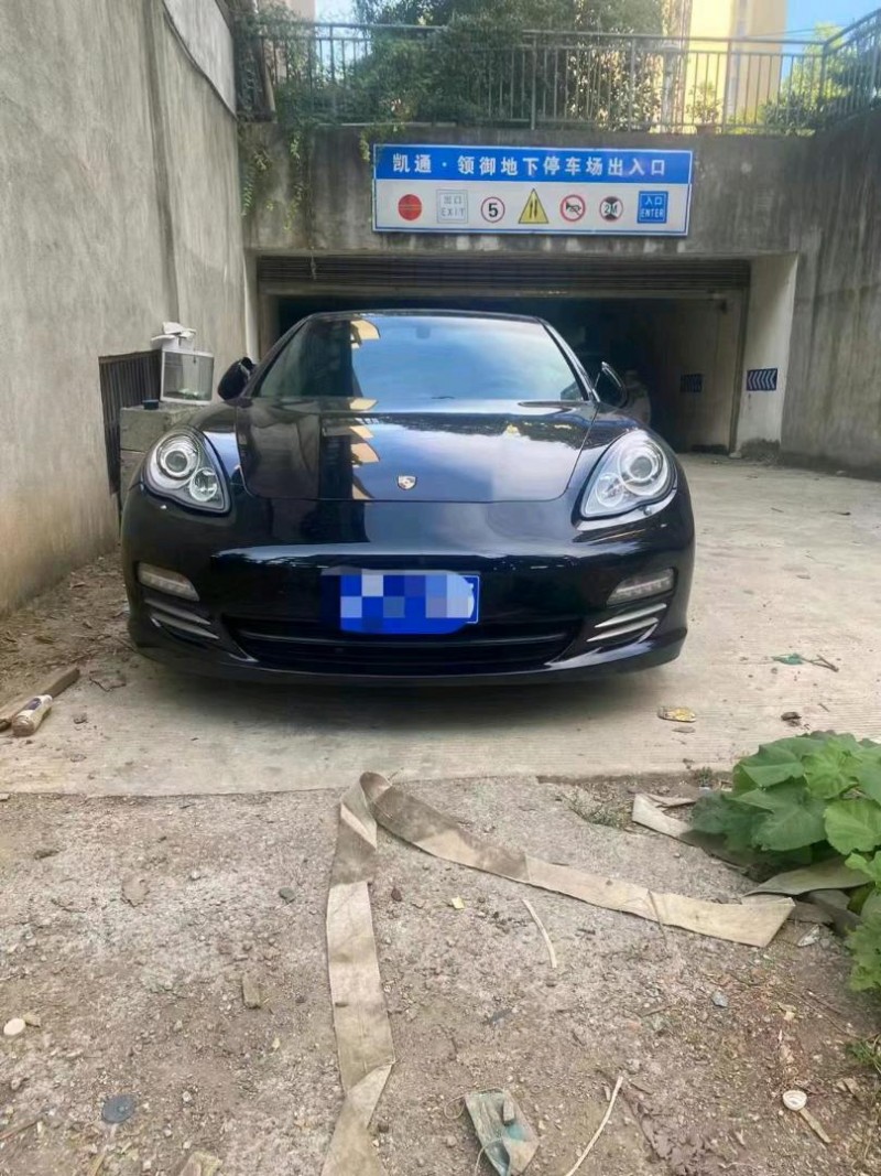 邵阳12年保时捷帕拉梅拉1