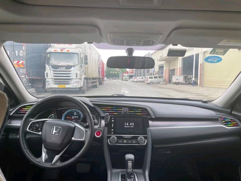 东莞17年本田思域4