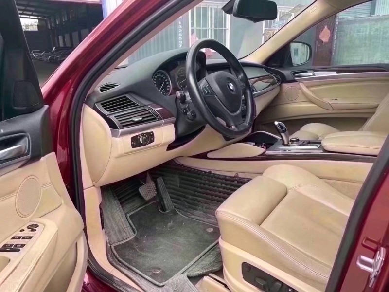 济宁12年宝马X64