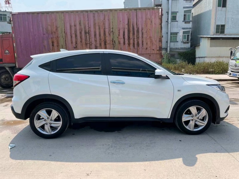 东莞20年本田缤智8