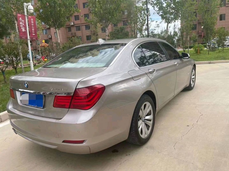 保定12年宝马7系6