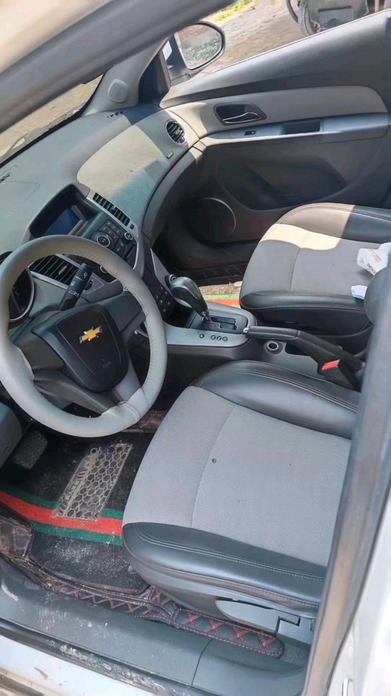 北京14年雪佛兰科鲁兹5