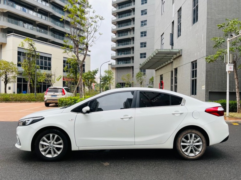 东莞19年起亚K33