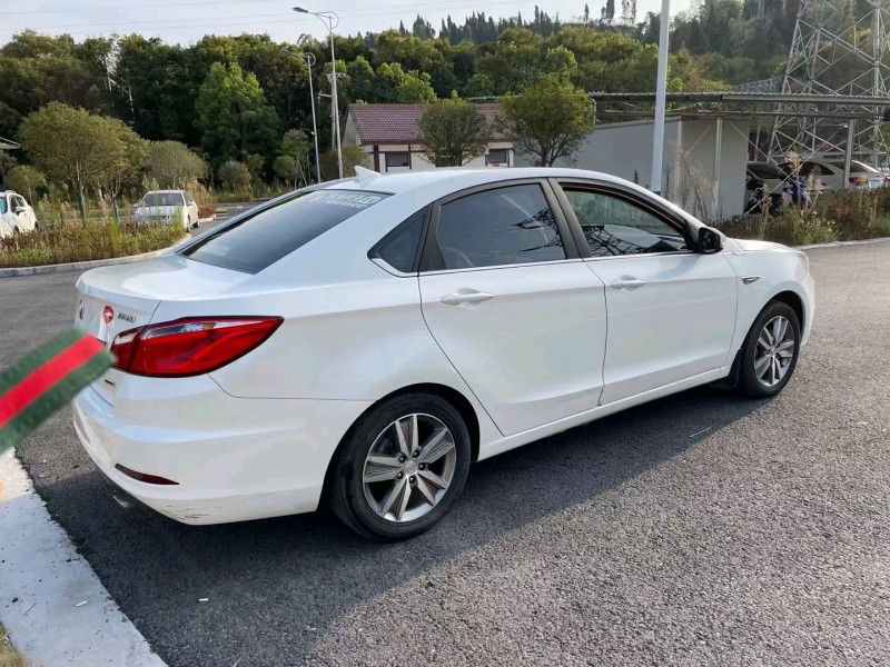 重慶17年長安汽車逸動9