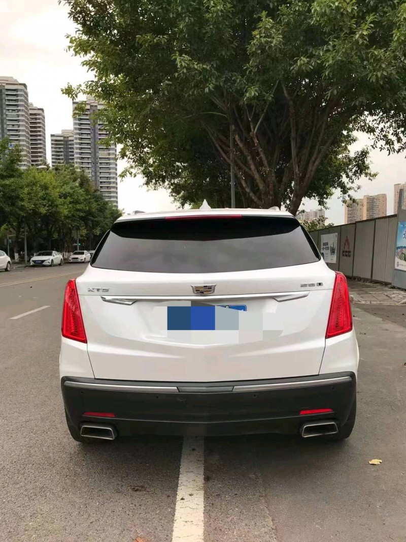 重慶16年凱迪拉克XT53