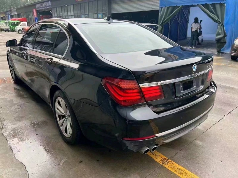 北京13年宝马7系8