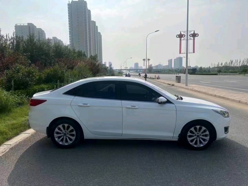 邢台17年福特福睿斯9