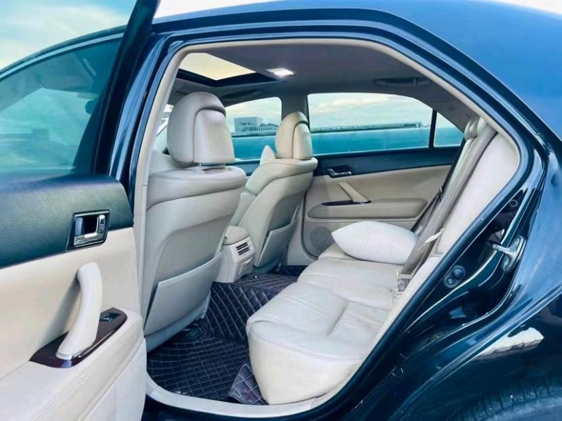 东莞07年丰田锐志4